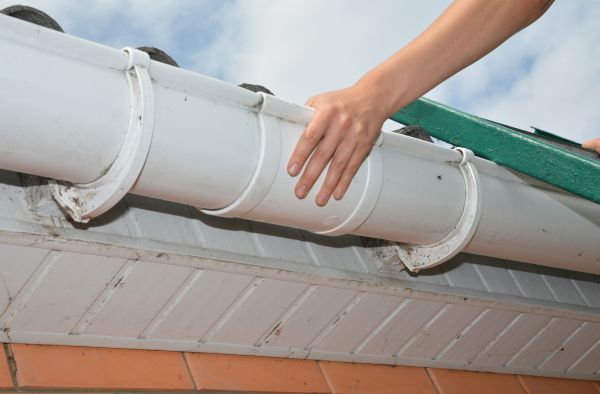 Gutter Reattachment in Mount Vernon